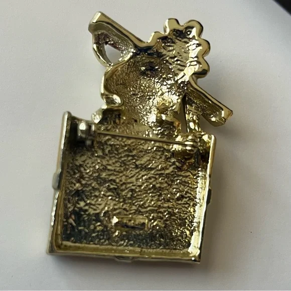 AJC Puppy in a Gift Brooch - Picture 7 of 8